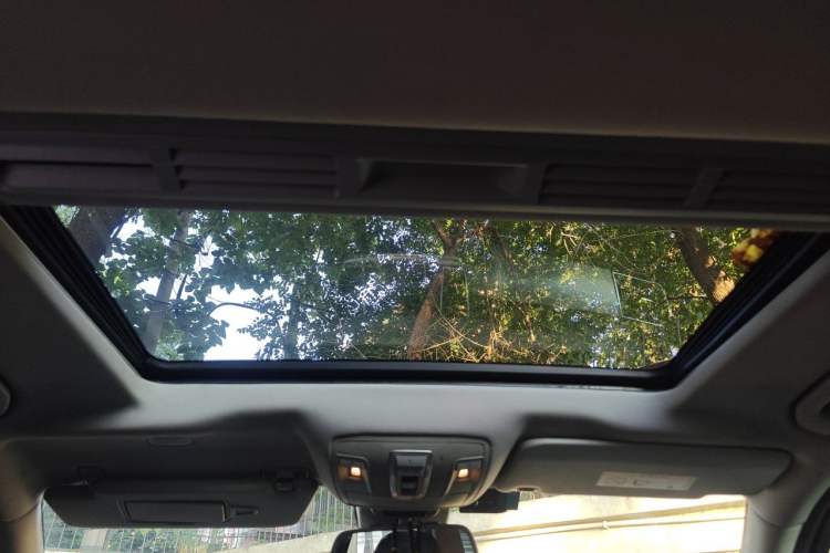 Used Mercedes-Benz M-Class 2014 ML 320 4MATIC Headliner