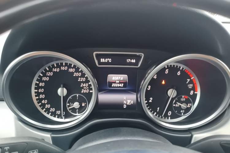 Used Mercedes-Benz M-Class 2014 ML 320 4MATIC Instrument Cluster