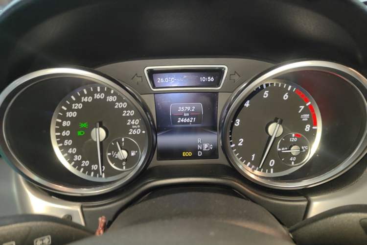Used Mercedes-Benz M-Class 2014 ML 320 4MATIC Instrument Cluster