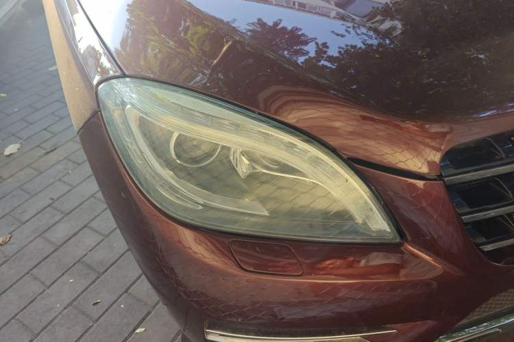 Used Mercedes-Benz M-Class 2014 ML 320 4MATIC Right Front Headlight