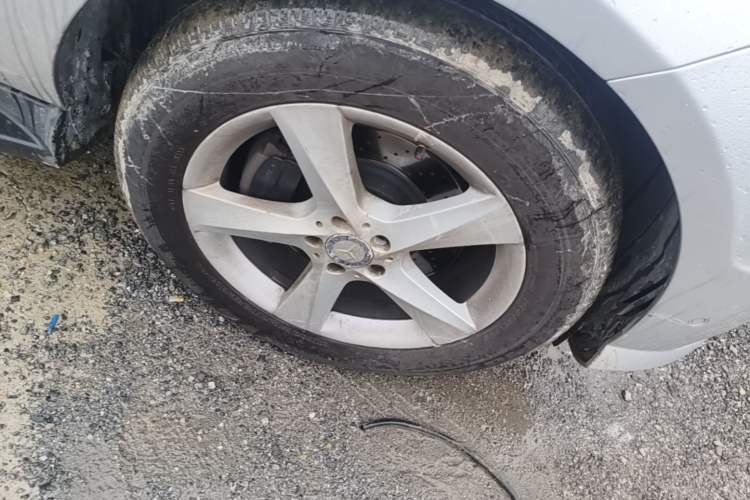 Used Mercedes-Benz M-Class 2014 ML 320 4MATIC Right Front Wheel Hub