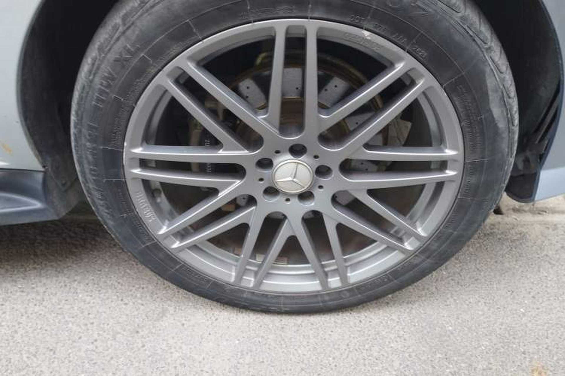 Used Mercedes-Benz M-Class 2014 ML 400 4MATIC Luxury Model Right Front Wheel Hub