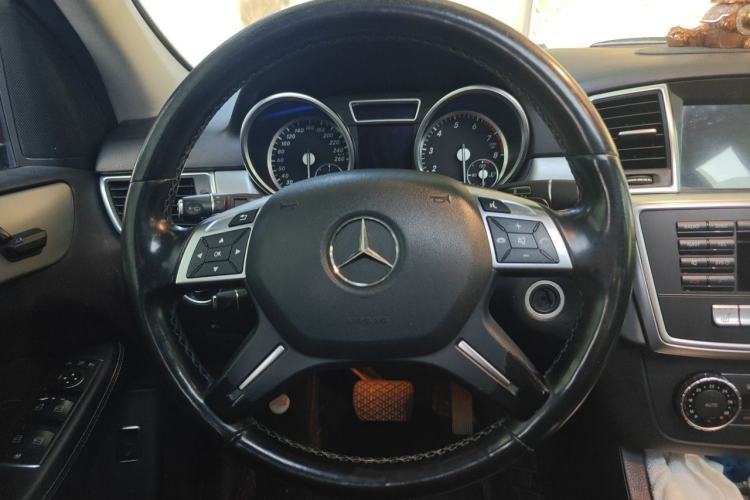 Used Mercedes-Benz M-Class 2014 ML 320 4MATIC Steering Wheel