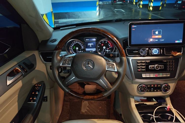 Used Mercedes-Benz M-Class 2014 ML 320 4MATIC Steering Wheel