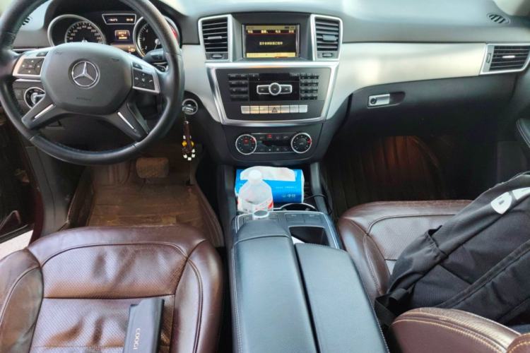 Used Mercedes-Benz M-Class 2014 ML 320 4MATIC Center Console