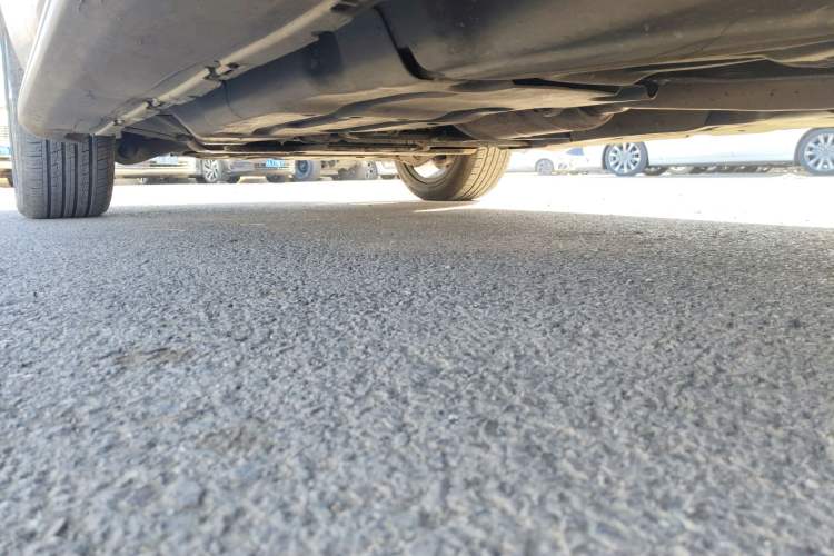 Used Mercedes-Benz M-Class 2014 ML 320 4MATIC Chassis Rear Left