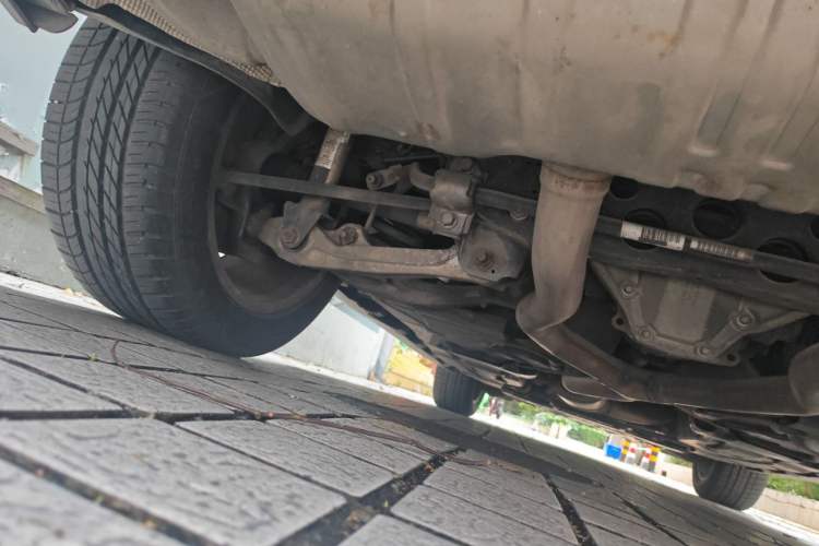 Used Mercedes-Benz M-Class 2014 ML 320 4MATIC Chassis Rear Right