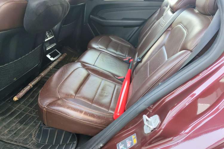 Used Mercedes-Benz M-Class 2014 ML 320 4MATIC Left Rear Seat