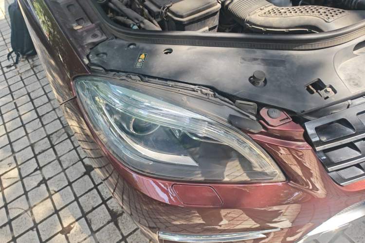 Used Mercedes-Benz M-Class 2014 ML 320 4MATIC Right Front Headlight