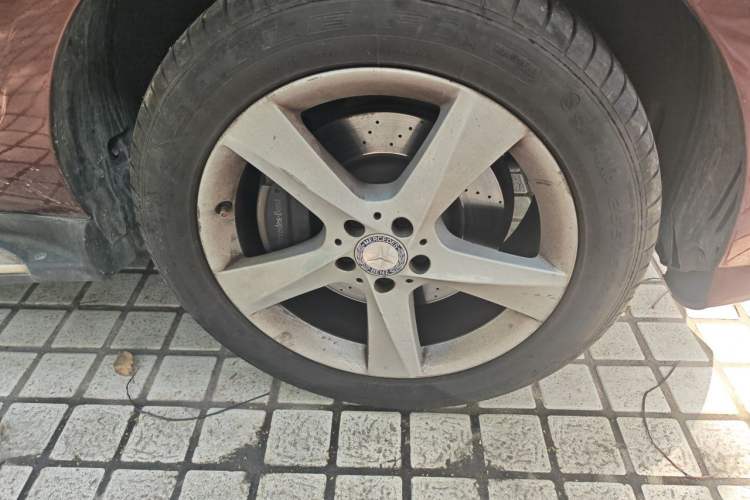 Used Mercedes-Benz M-Class 2014 ML 320 4MATIC Right Front Wheel Hub