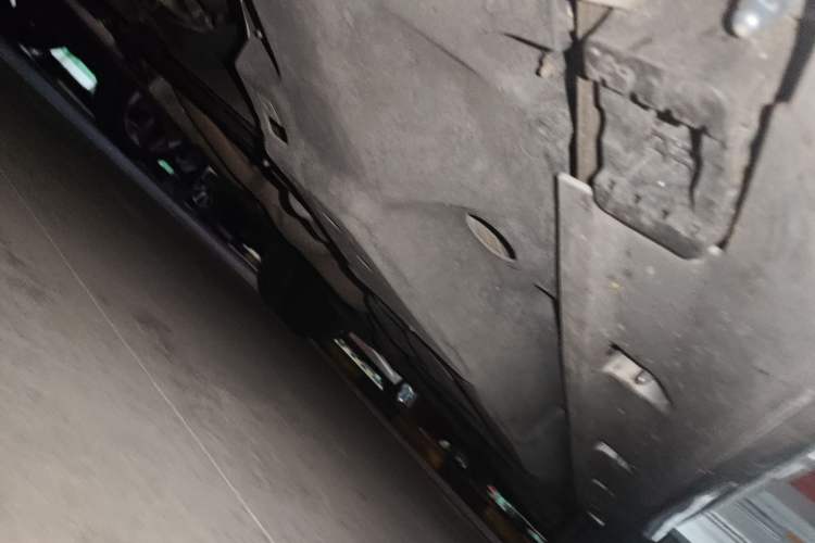 Used Mercedes-Benz M-Class 2014 ML 320 4MATIC Chassis Front Left