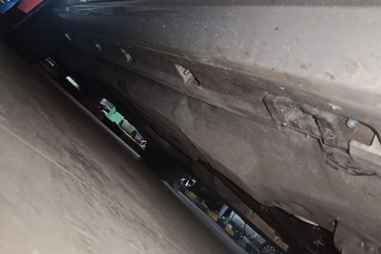 Used Mercedes-Benz M-Class 2014 ML 320 4MATIC Chassis Front Right