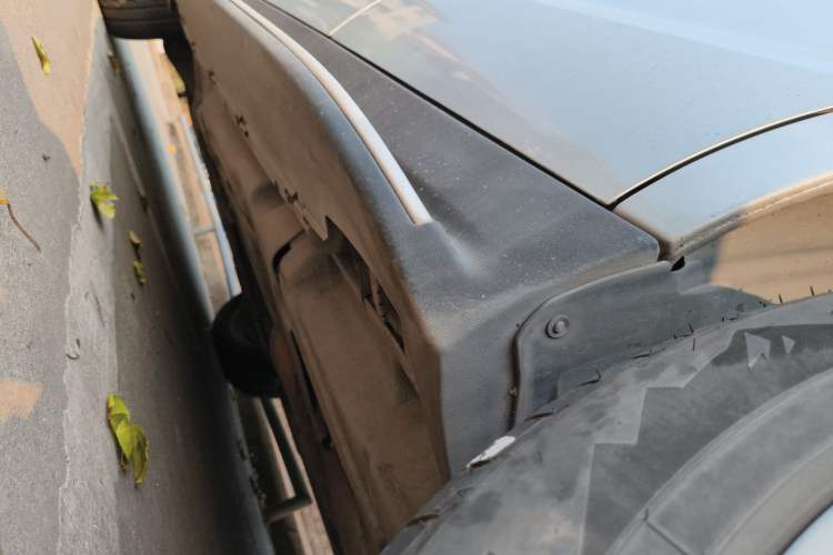 Used Mercedes-Benz M-Class 2014 ML 320 4MATIC Chassis Rear Left