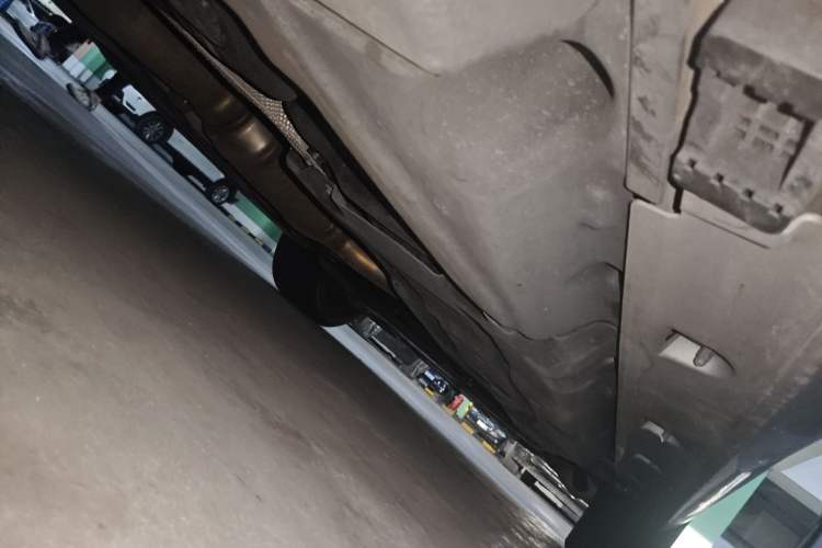 Used Mercedes-Benz M-Class 2014 ML 320 4MATIC Chassis Rear Right