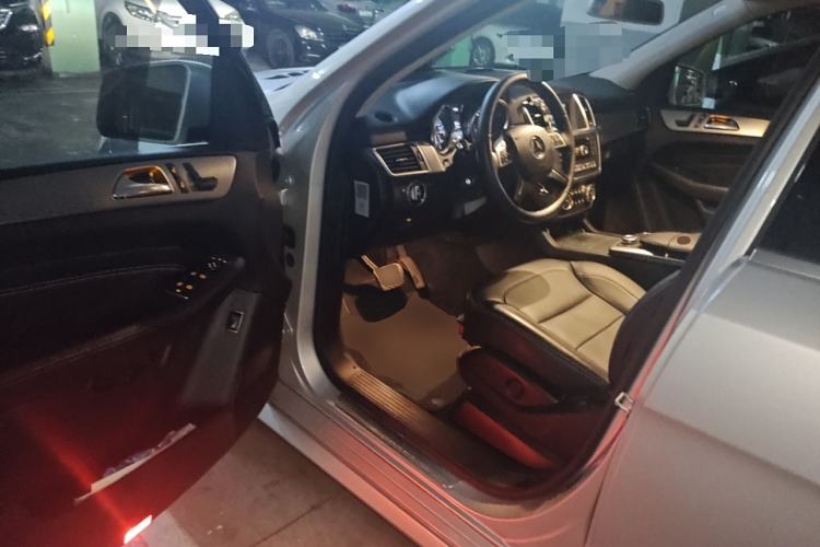 Used Mercedes-Benz M-Class 2014 ML 320 4MATIC Driver Seat
