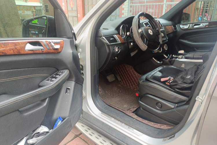 Used Mercedes-Benz M-Class 2014 ML 400 4MATIC Luxury Model Driver Seat