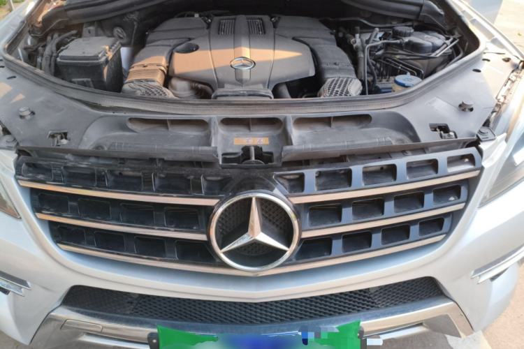 Used Mercedes-Benz M-Class 2014 ML 320 4MATIC Engine Bay