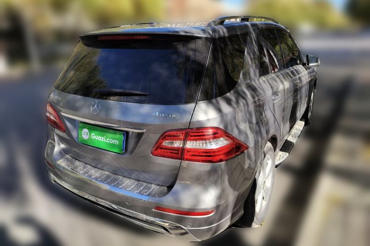 Used Mercedes-Benz M-Class 2014 ML 400 4MATIC Luxury Model Exterior 5