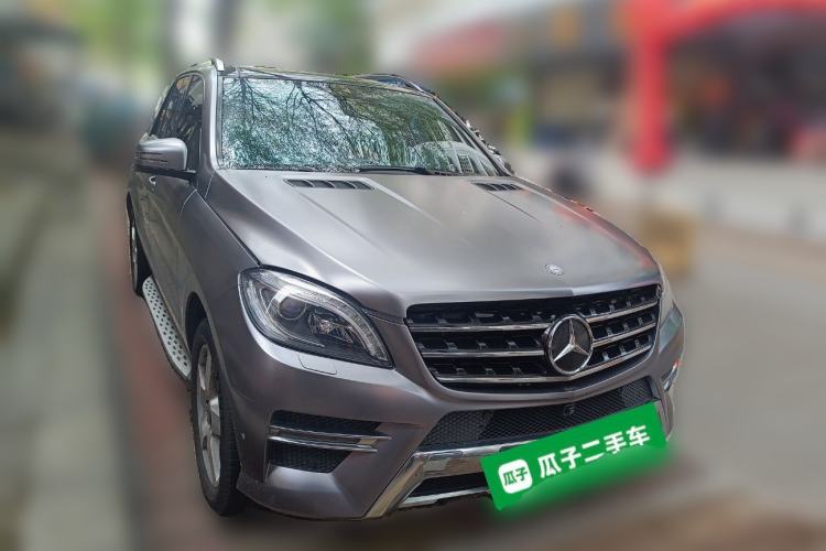 Used Mercedes-Benz M-Class 2014 ML 400 4MATIC Luxury Model Front Right 45 Deg