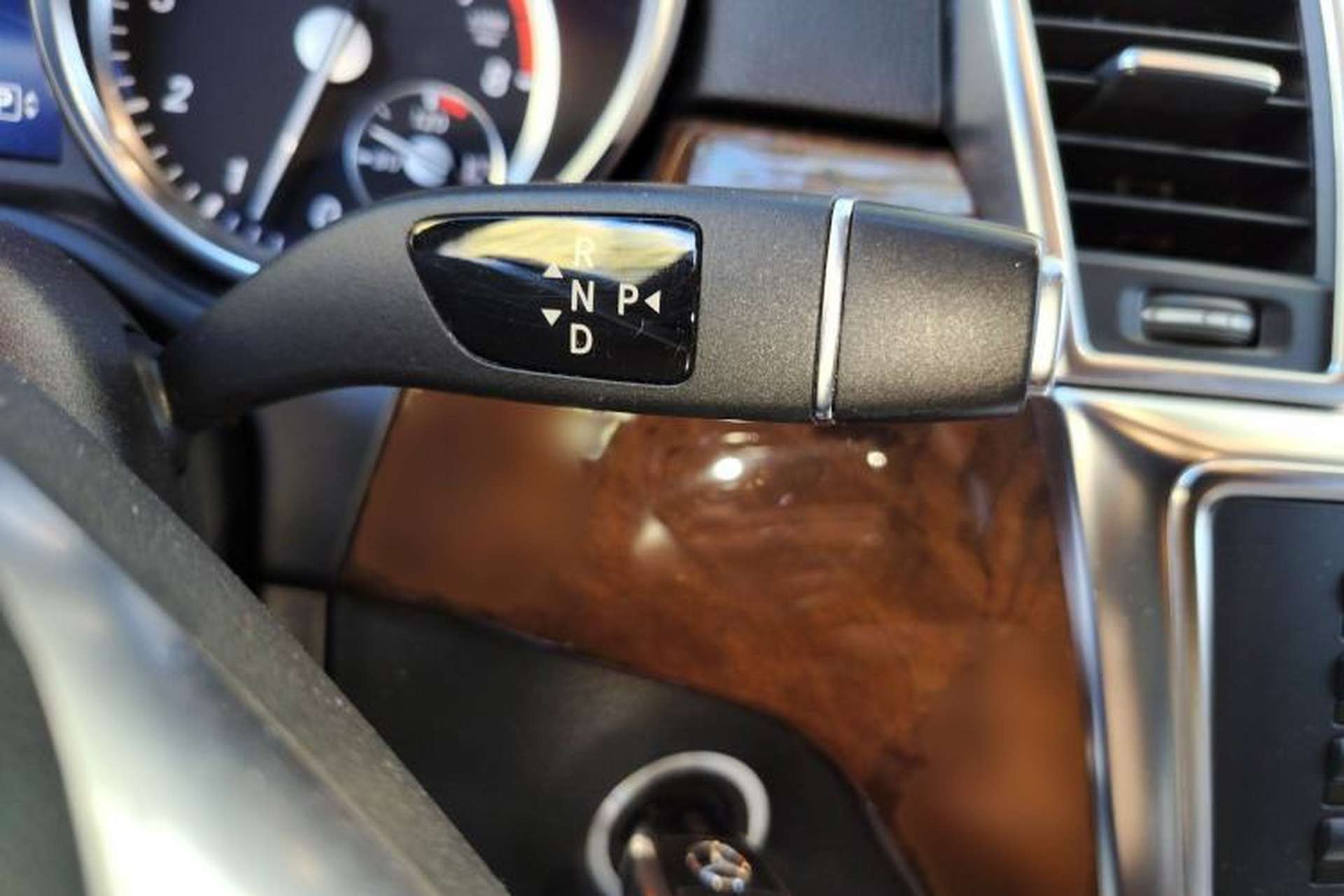 Used Mercedes-Benz M-Class 2014 ML 400 4MATIC Luxury Model Gear Lever