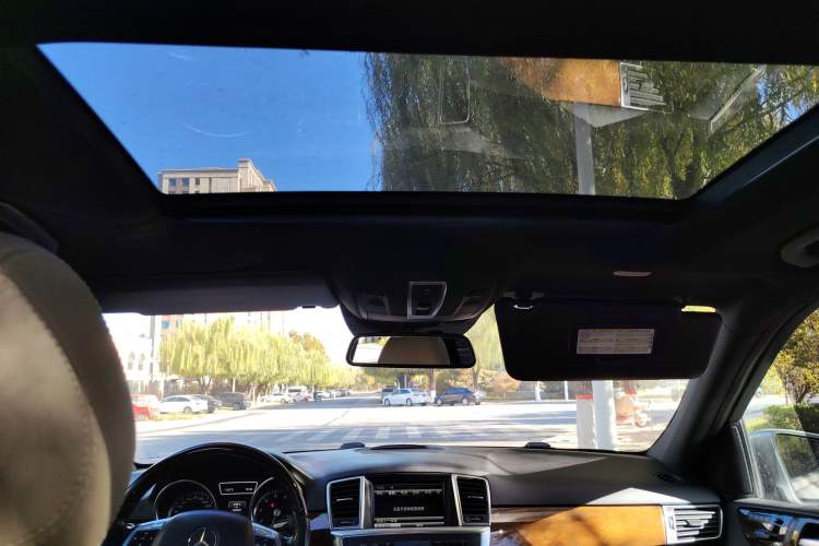 Used Mercedes-Benz M-Class 2014 ML 400 4MATIC Luxury Model Headliner
