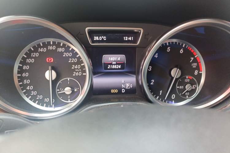 Used Mercedes-Benz M-Class 2014 ML 400 4MATIC Luxury Model Instrument Cluster