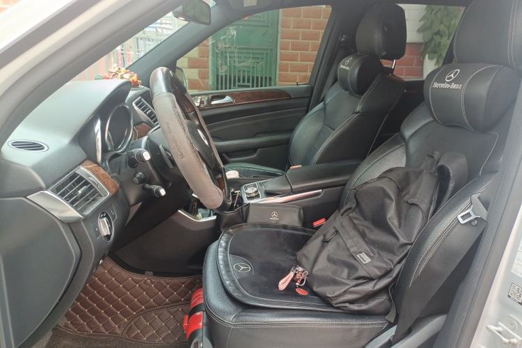 Used Mercedes-Benz M-Class 2014 ML 400 4MATIC Luxury Model Left Front Seat