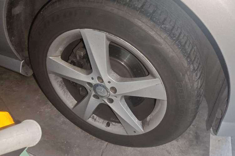 Used Mercedes-Benz M-Class 2014 ML 320 4MATIC Right Front Wheel Hub