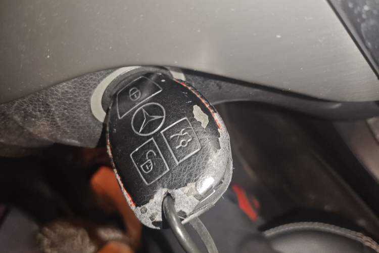 Used Mercedes-Benz M-Class 2014 ML 320 4MATIC Vehicle Key