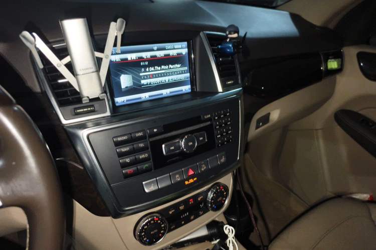 Used Mercedes-Benz M-Class  Audio And AC Panel