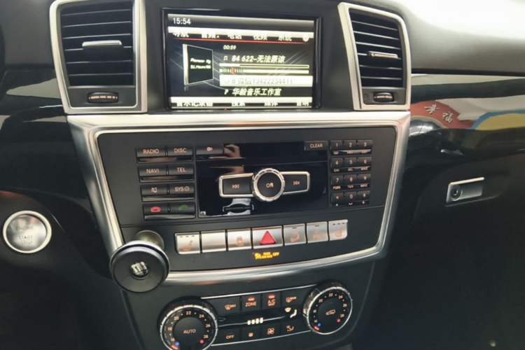 Used Mercedes-Benz M-Class 2014 ML 350 CDI 4MATIC Audio And AC Panel