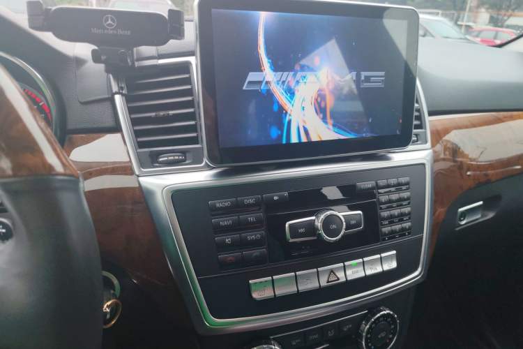 Used Mercedes-Benz M-Class 2014 ML 400 4MATIC Dynamic Model Audio And AC Panel