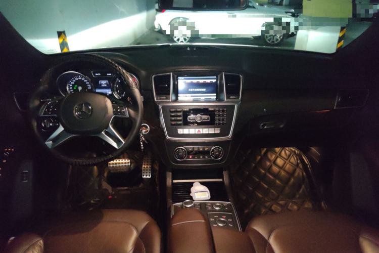 Used Mercedes-Benz M-Class 2014 ML 400 4MATIC Luxury Model Center Console
