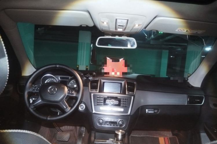 Used Mercedes-Benz M-Class 2014 ML 320 4MATIC Center Console