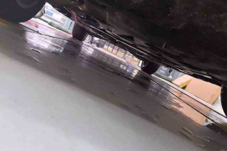 Used Mercedes-Benz M-Class 2014 ML 320 4MATIC Chassis Front