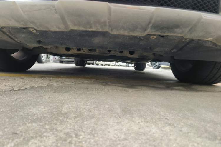Used Mercedes-Benz M-Class 2014 ML 400 4MATIC Dynamic Model Chassis Front