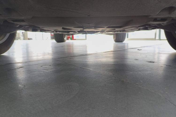 Used Mercedes-Benz M-Class 2014 ML 320 4MATIC Chassis Front