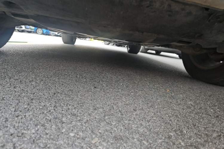 Used Mercedes-Benz M-Class 2014 ML 400 4MATIC Dynamic Model Chassis Front