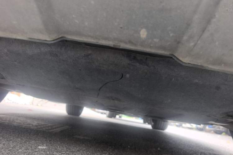 Used Mercedes-Benz M-Class 2014 ML 400 4MATIC Dynamic Model Chassis Front