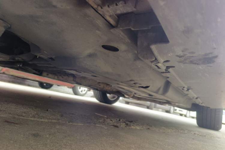 Used Mercedes-Benz M-Class 2014 ML 400 4MATIC Dynamic Model Chassis Front Left