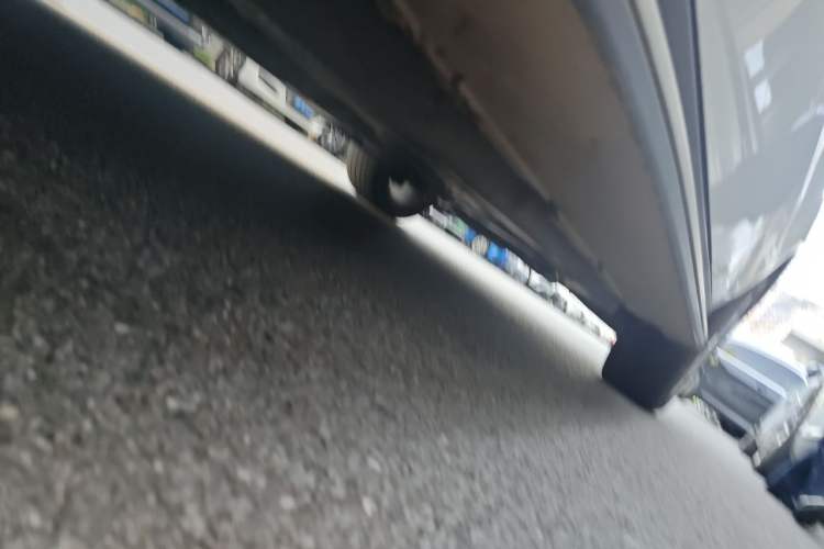 Used Mercedes-Benz M-Class 2014 ML 400 4MATIC Dynamic Model Chassis Front Left