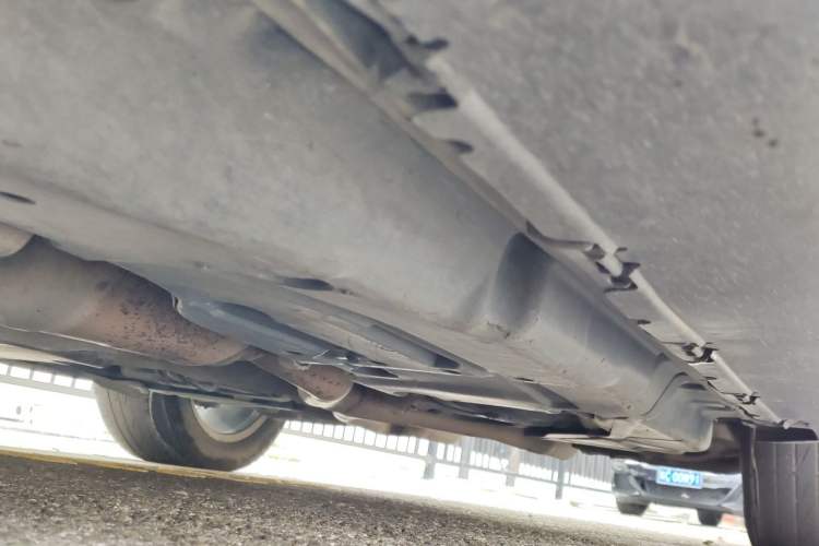 Used Mercedes-Benz M-Class 2014 ML 400 4MATIC Dynamic Model Chassis Front Left