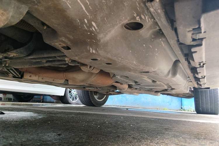 Used Mercedes-Benz M-Class 2014 ML 320 4MATIC Chassis Front Left