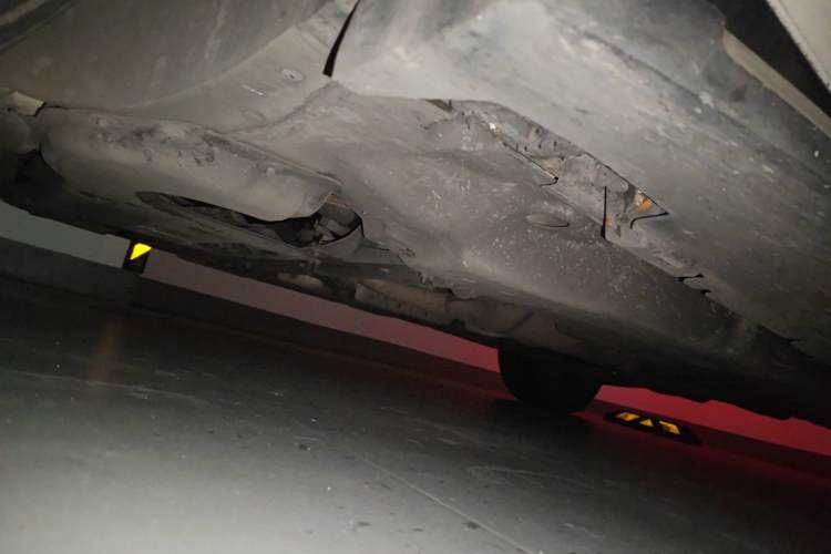Used Mercedes-Benz M-Class 2014 ML 320 4MATIC Chassis Front Left