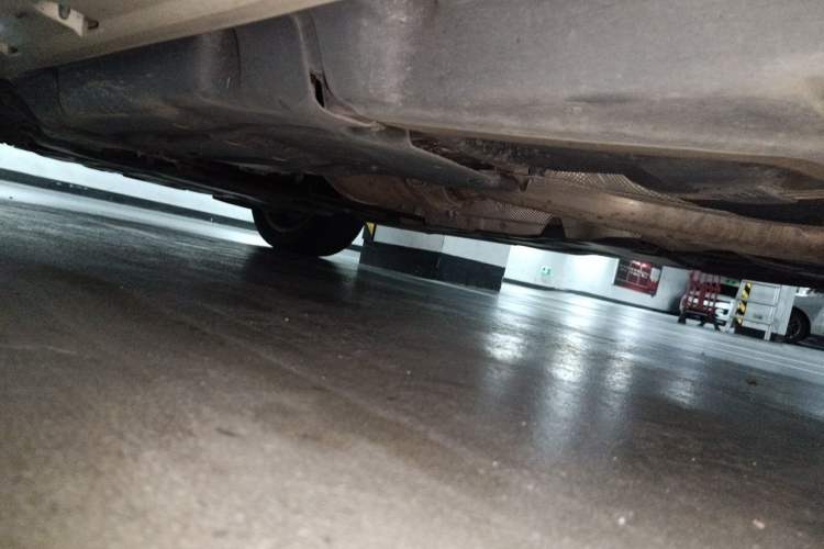 Used Mercedes-Benz M-Class 2014 ML 320 4MATIC Chassis Front Left