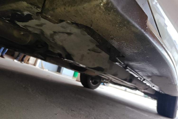Used Mercedes-Benz M-Class 2014 ML 400 4MATIC Dynamic Model Chassis Front Left