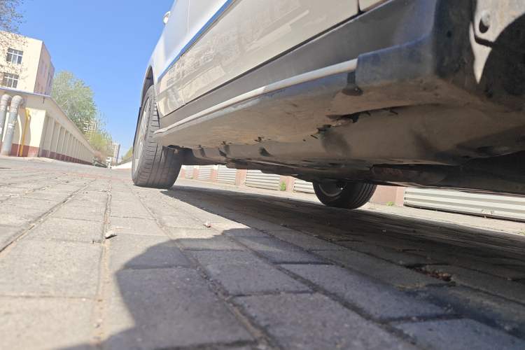 Used Mercedes-Benz M-Class 2014 ML 320 4MATIC Chassis Front Right