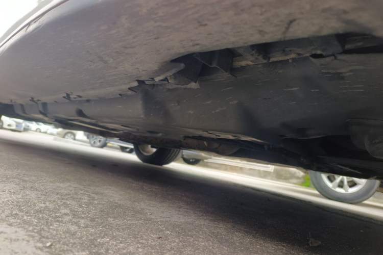 Used Mercedes-Benz M-Class 2014 ML 400 4MATIC Dynamic Model Chassis Front Right