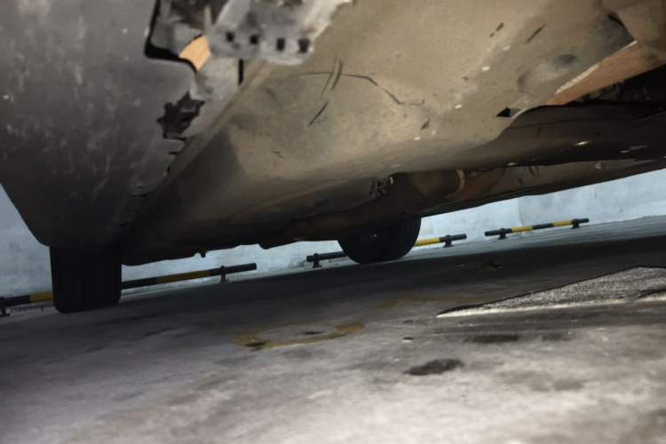 Used Mercedes-Benz M-Class  Chassis Front Right