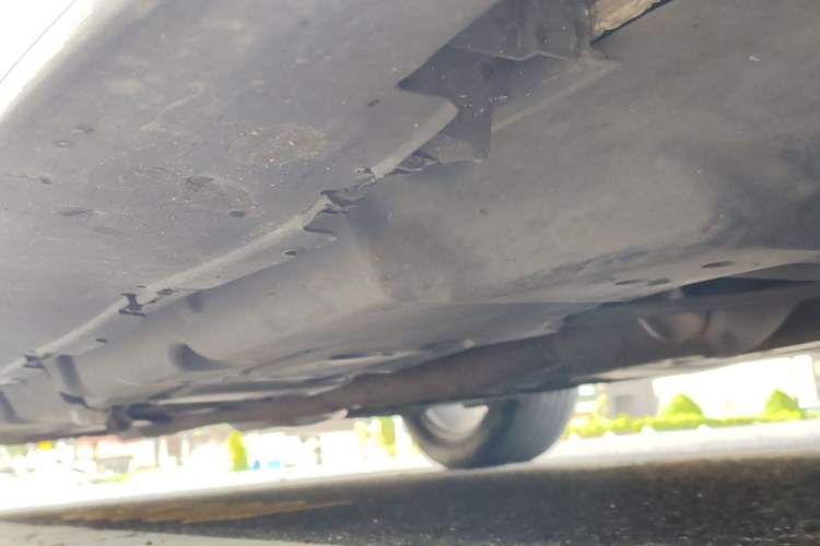 Used Mercedes-Benz M-Class 2014 ML 400 4MATIC Dynamic Model Chassis Front Right